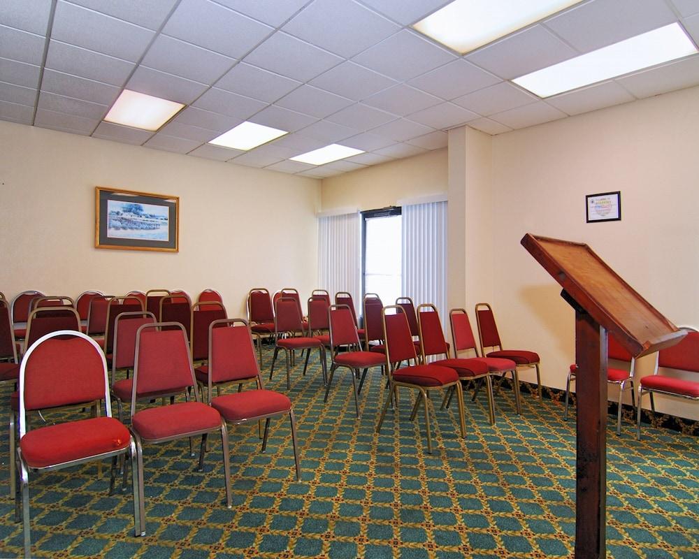 Red Roof Inn Nashville - Music City Экстерьер фото